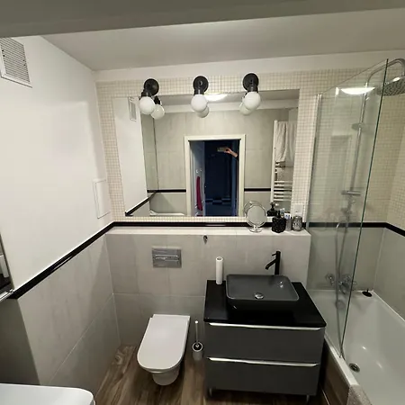 Przy Dworcu Metropolitalnym Apartman